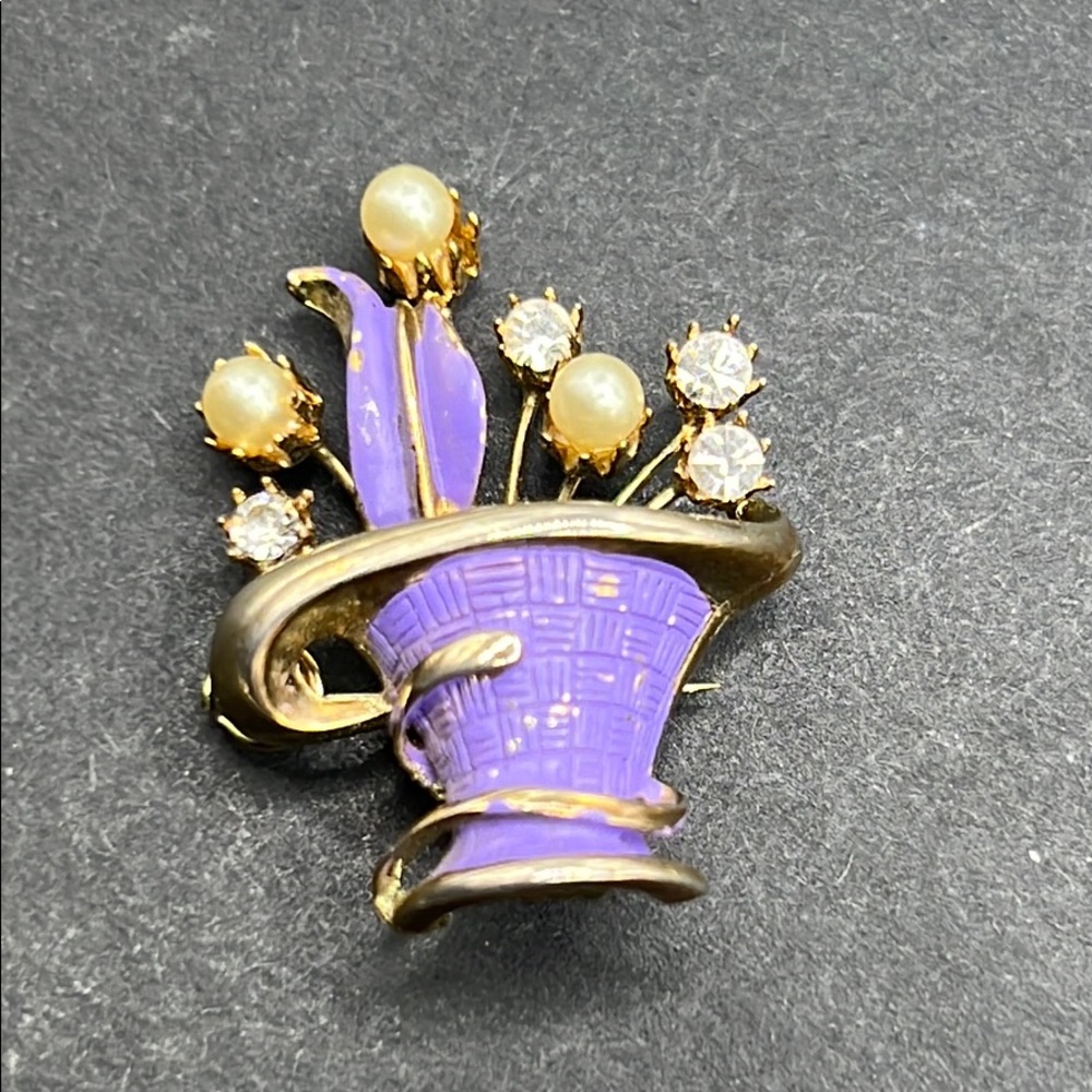 Vintage STAR rhinestone pearl flower basket brooch